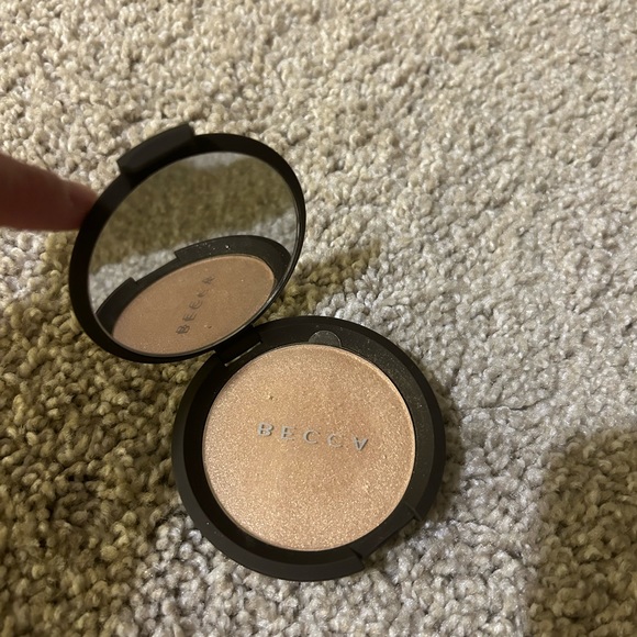Becca Shimmering Skin Perfector Pressed Highlighter, Prosecco Pop - Picture 2 of 4